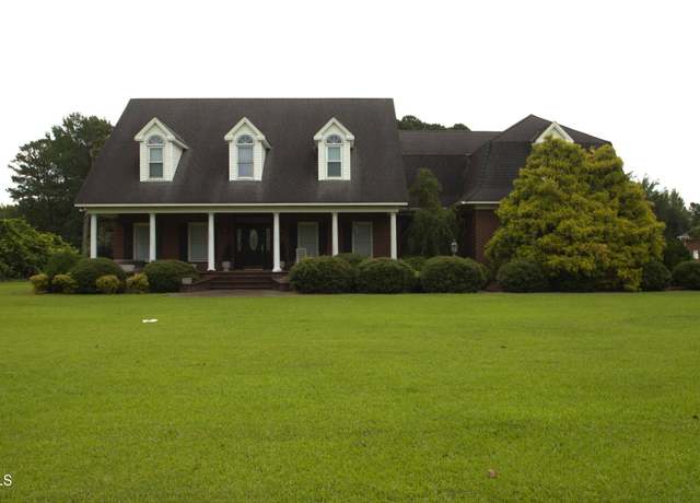 Property at 1526 Jonesboro Rd, Dunn, NC 28334, 3 beds, 3.5 baths