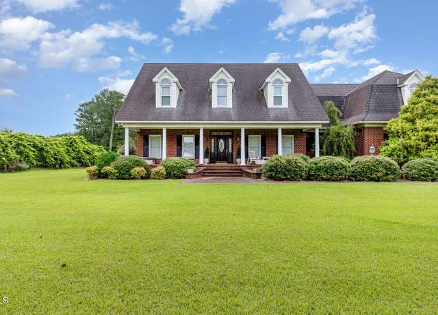 Property at 1526 Jonesboro Rd, Dunn, NC 28334, 3 beds, 3.5 baths