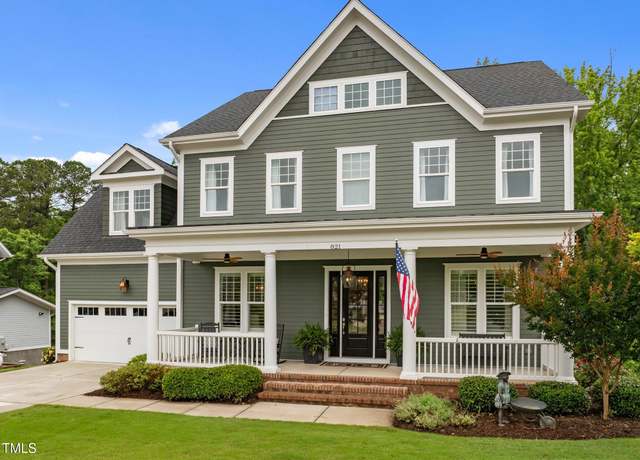 Property at 821 Rambling Oaks Ln, Holly Springs, NC 27540, 4 beds, 3.5 baths