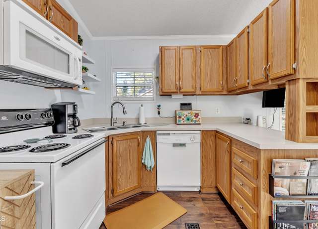 Property at 104 Piquot Dr, Louisburg, NC 27549, 1 bed, 1 bath