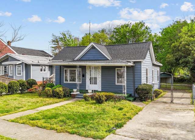 Property at 826 Cotton Pl, Raleigh, NC 27601, 3 beds, 1.5 baths