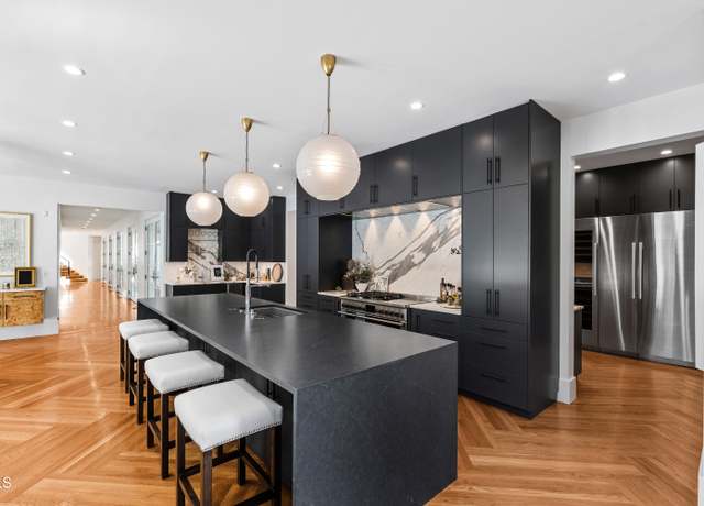 Property at 330 Tenney Cir, Chapel Hill, NC 27514, 5 beds, 9 baths
