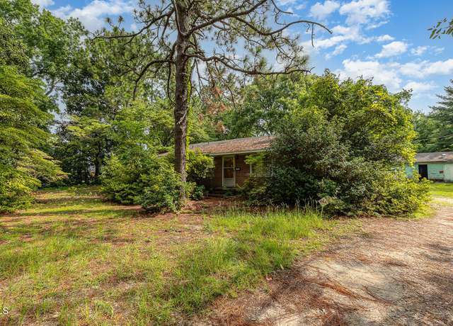 Property at 4402 Bluff St, Fayetteville, NC 28311, 4 beds, 1.5 baths