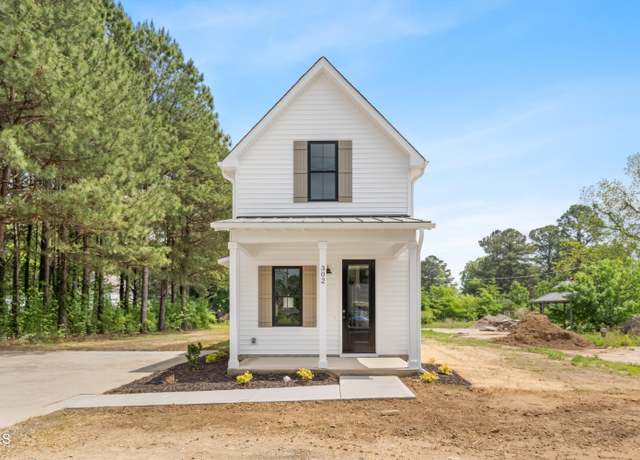 Property at 302 S Sycamore St, Fremont, NC 27830, 3 beds, 2 baths