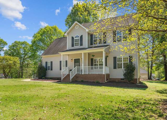 Property at 720 Raymond Dr, Clayton, NC 27527, 3 beds, 2.5 baths