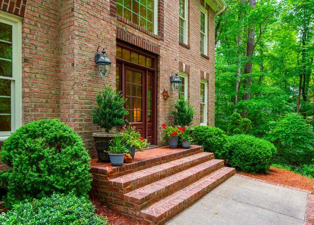 Property at 101 Collinson Dr, Chapel Hill, NC 27514, 4 beds, 4.5 baths