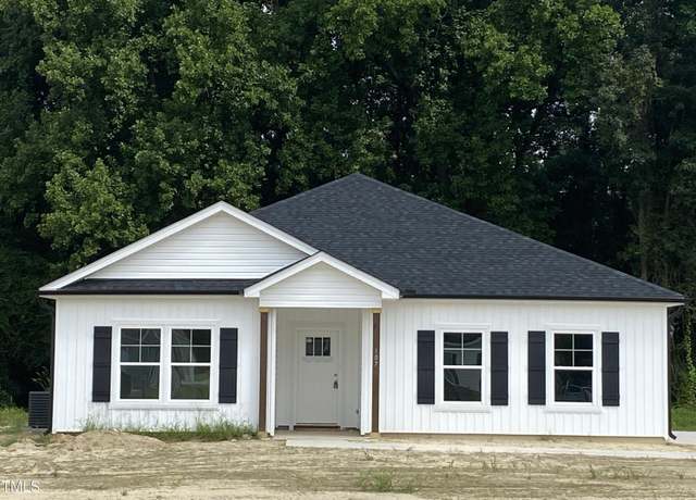 Property at 107 Chester Pl, Pikeville, NC 27863, 3 beds, 2 baths
