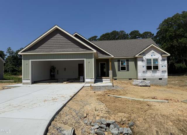Property at 145 Tee Dr, Selma, NC 27576, 3 beds, 2.5 baths