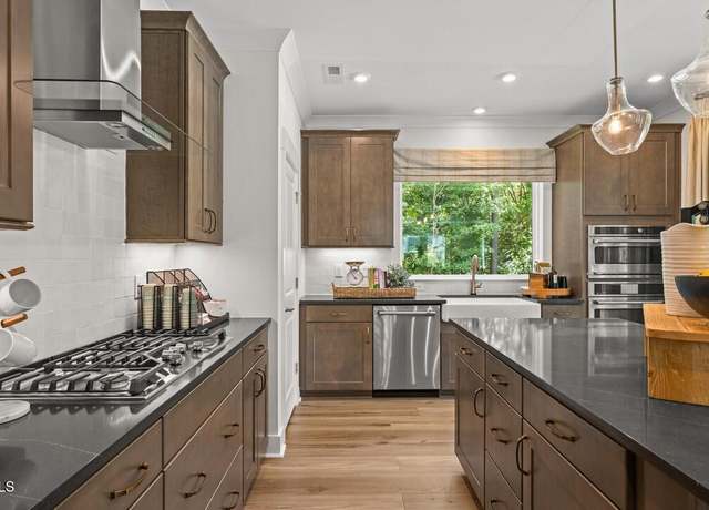 Property at 4506 Mint Leaf Ln, Raleigh, NC 27612, 3 beds, 3.5 baths