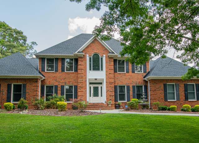 Property at 6002 Still Run Dr, Greensboro, NC 27455, 4 beds, 4.5 baths