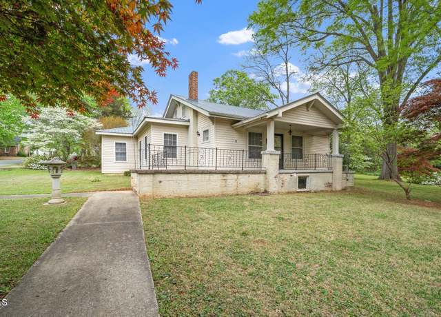 Property at 516 W Fourth St, Siler City, NC 27344, 3 beds, 2 baths