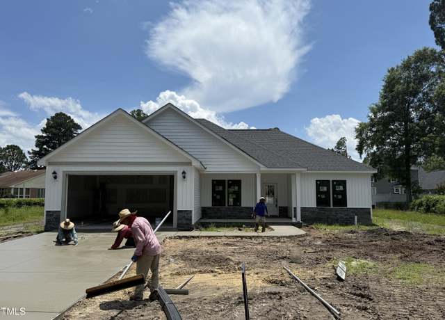 Property at 1104 Margaret Ln, Kinston, NC 28501, 3 beds, 2 baths
