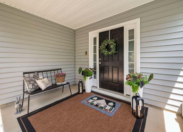 Property at 612 Lawson Cypress Ln, Fuquay Varina, NC 27526, 4 beds, 2.5 baths