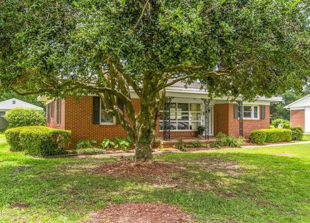 Property at 500 Rowan Rd, Clinton, NC 28328, 2 beds, 1 bath
