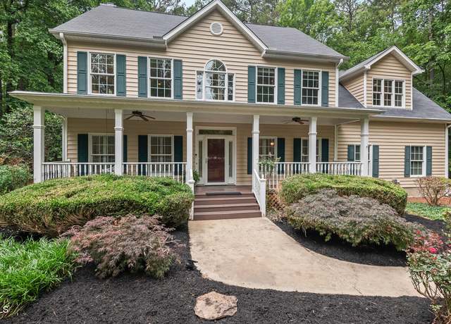Property at 7811 Still Crossing Rd, Chapel Hill, NC 27516, 4 beds, 3.5 baths