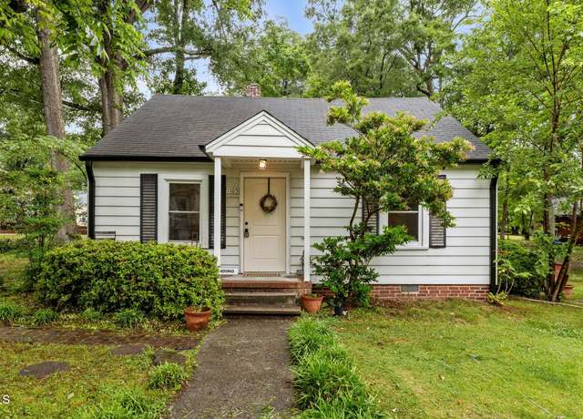 Property at 1105 Hawthorne Ln, Burlington, NC 27215, 3 beds, 2 baths