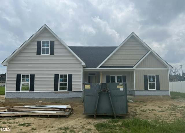 Property at 102 Chester Pl, Pikeville, NC 27863, 3 beds, 3 baths