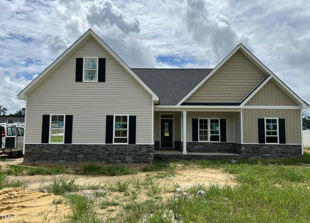 Property at 102 Chester Pl, Pikeville, NC 27863, 3 beds, 3 baths