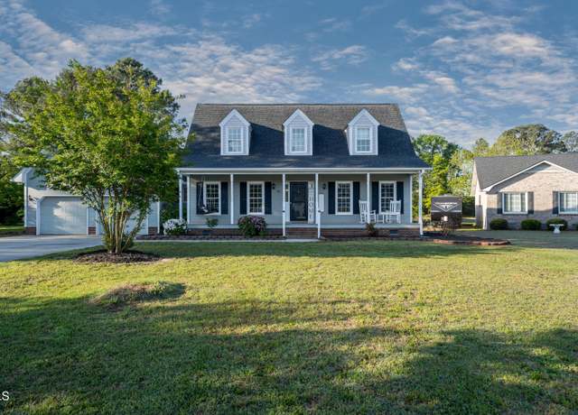Property at 35 Fairway Ct, Dunn, NC 28334, 3 beds, 2.5 baths
