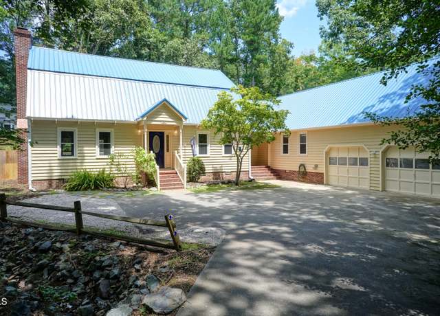 Property at 405 Riverdale Dr, Durham, NC 27712, 5 beds, 3.5 baths