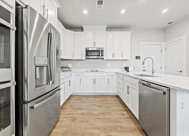 Property at 600 Hedrick Ridge Rd #108, Cary, NC 27519, 2 beds, 2.5 baths