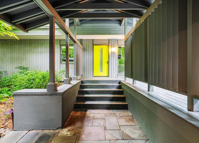Property at 1512 Arboretum Dr, Chapel Hill, NC 27516, 3 beds, 2.5 baths