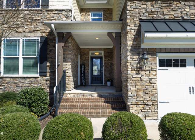 Property at 5421 Downton Grove Ct, Fuquay Varina, NC 27526, 4 beds, 3.5 baths