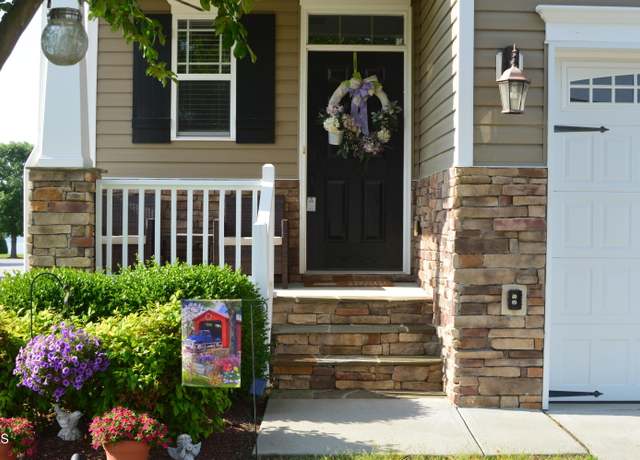 Property at 63 Radcliffe Ct, Clayton, NC 27527, 3 beds, 3 baths