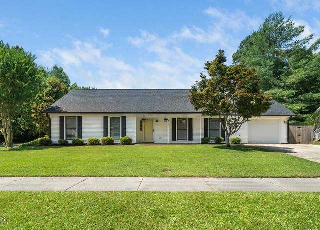 Property at 401 Wyndham Dr, Fuquay Varina, NC 27526, 3 beds, 2 baths