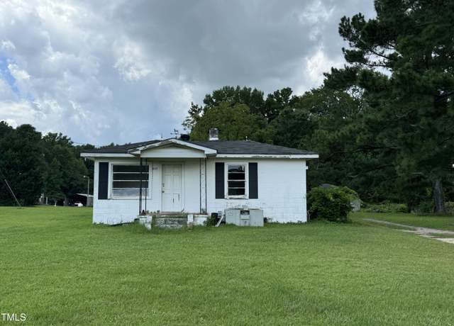 Property at 852 Old Stage Rd S, Erwin, NC 28339, 2 beds, 1 bath