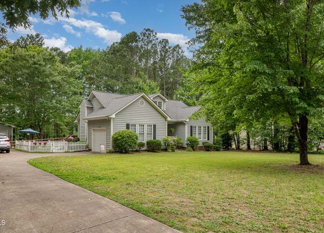 Property at 313 Teresa Dr, Rolesville, NC 27571, 4 beds, 2 baths