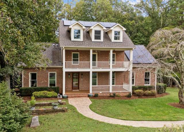 Property at 1017 Holly Creek Ln, Chapel Hill, NC 27516, 4 beds, 4.5 baths