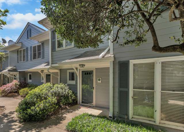 Property at 1442 Barton Place Dr, Raleigh, NC 27608, 2 beds, 2.5 baths