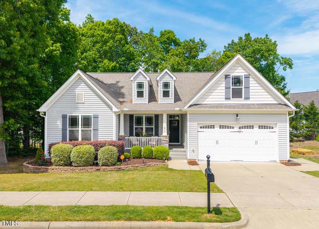 Property at 275 N Farm Dr, Clayton, NC 27527, 3 beds, 2.5 baths