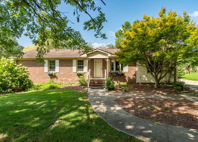 Property at 1006 Abbott Rd, Henderson, NC 27537, 3 beds, 1.5 baths