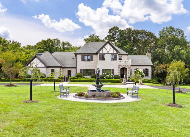 Property at 707 Walnut Hill Dr, Hillsborough, NC 27278, 4 beds, 4.5 baths