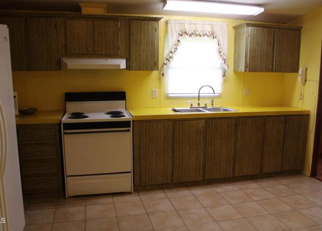 Property at 576 Fellowship Church Rd, Princeton, NC 27569, 3 beds, 2 baths