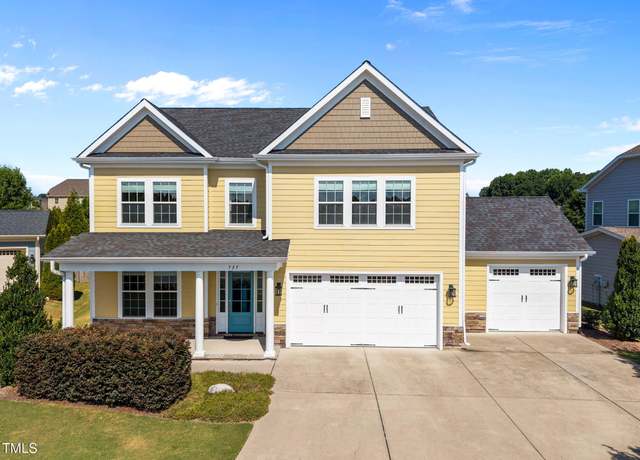 Property at 737 Kerr Lake Dr, Fuquay Varina, NC 27526, 4 beds, 3 baths