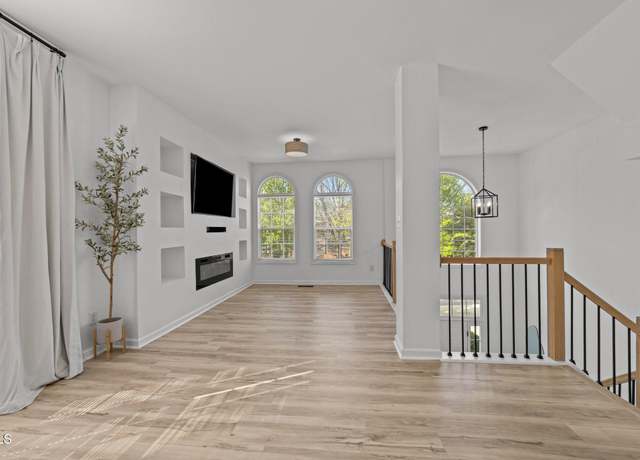 Property at 5430 Crabtree Park Ct, Raleigh, NC 27612, 4 beds, 3 baths