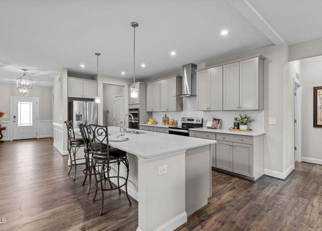 Property at 1816 Sandoval Dr, Durham, NC 27703, 5 beds, 3 baths