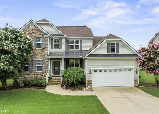 Property at 2647 Bloomsberry Ridge Dr, Fuquay Varina, NC 27526, 5 beds, 2.5 baths