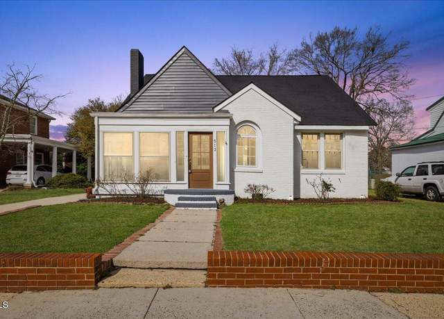 Property at 512 S 4th St, Smithfield, NC 27577, 4 beds, 3 baths