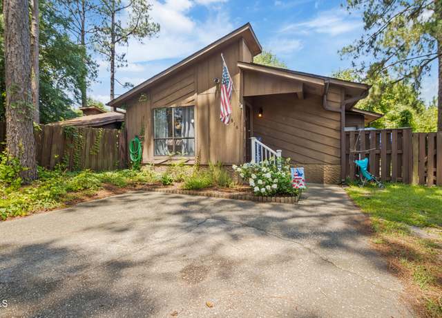 Property at 618 Mosswood Ln, Fayetteville, NC 28311, 2 beds, 2 baths