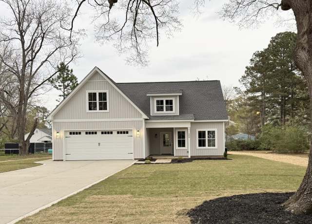 Property at 504 Tucker St, Four Oaks, NC 27524, 3 beds, 2.5 baths