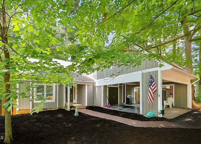 Property at 103 Lakeway Ct, Cary, NC 27511, 3 beds, 2 baths