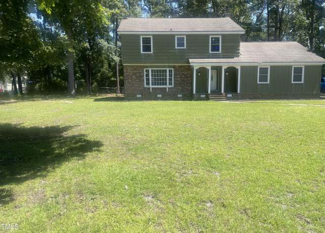 Property at 3090 Wellington Rd, Lumberton, NC 28360, 4 beds, 2.5 baths