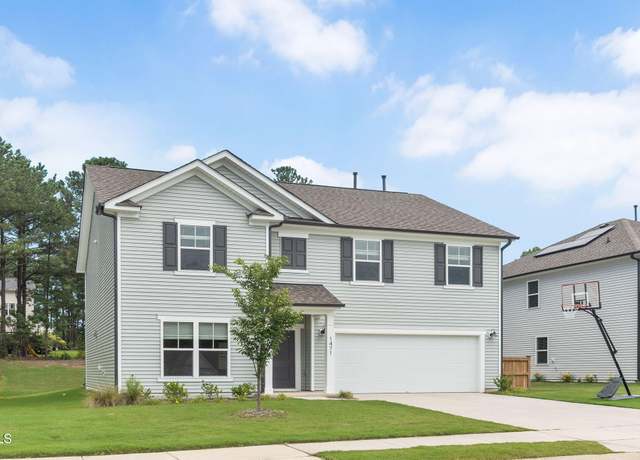 Property at 1471 Carlton Links Dr, Fuquay Varina, NC 27526, 5 beds, 3 baths