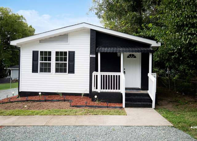 Property at 504 Henderson St, Oxford, NC 27565, 3 beds, 1 bath