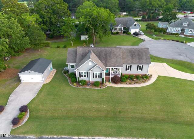 Property at 817 Mossy Oak Dr, Fuquay Varina, NC 27526, 3 beds, 2 baths