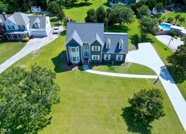Property at 5013 Wheatridge Dr, Fuquay Varina, NC 27526, 4 beds, 3.5 baths
